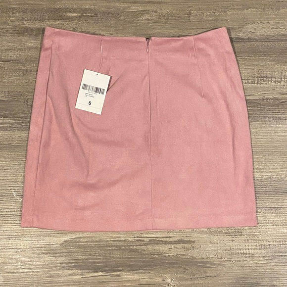 Faux suede mini skirt - Picture 2 of 6